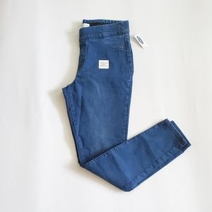 NWT Pull On Jeggings